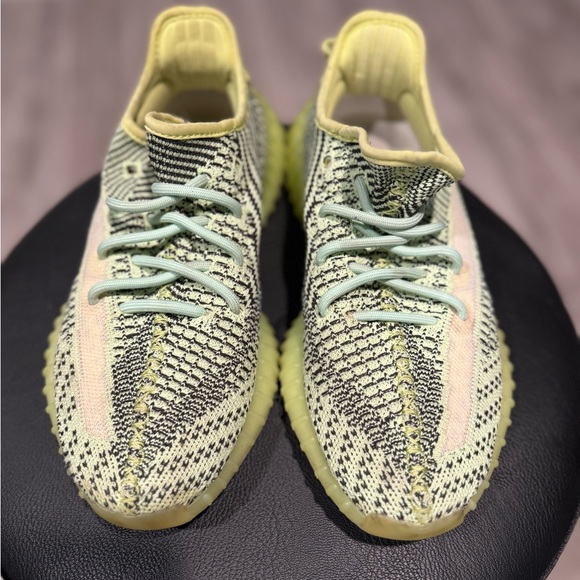 Yeezy “yeezreel” size 6 - Picture 2 of 5